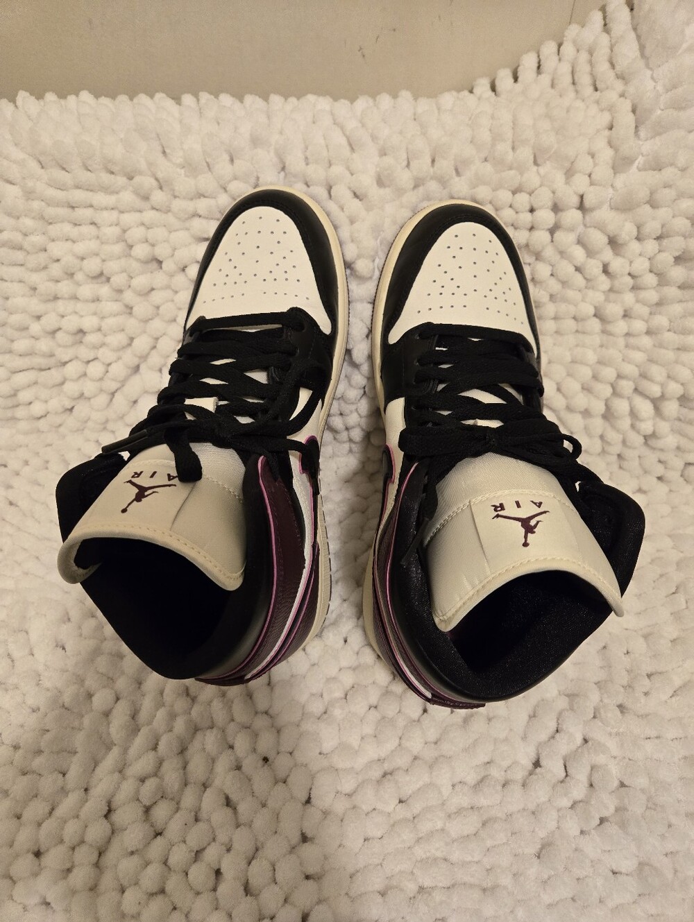 Wmns Air Jordan 1 Mid SE 'Bordeaux Size 9 - Picture 7 of 12